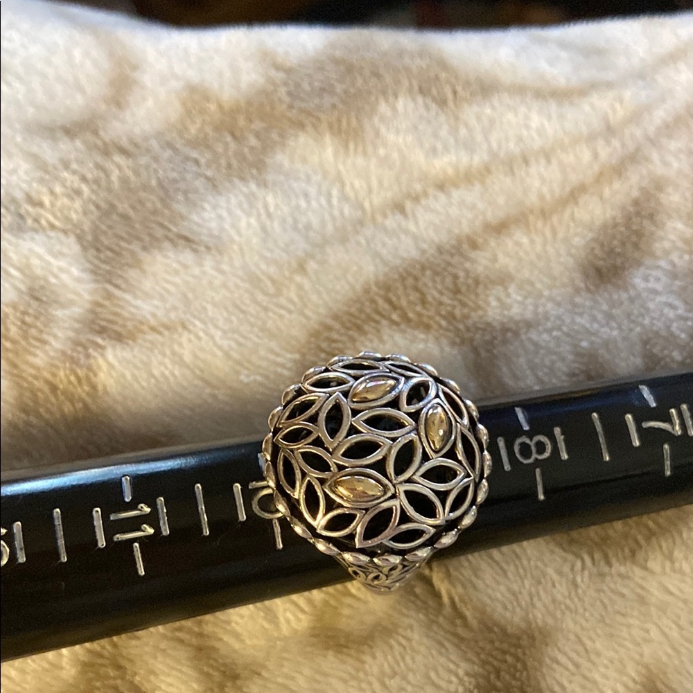 Elegant Silver Filigree Ring